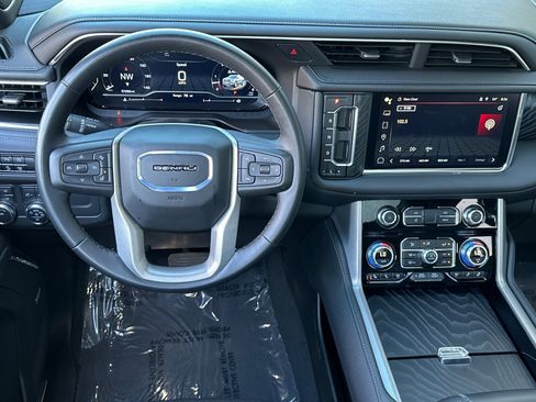 Used 2024 GMC Yukon XL Denali AWD/4WD image 17