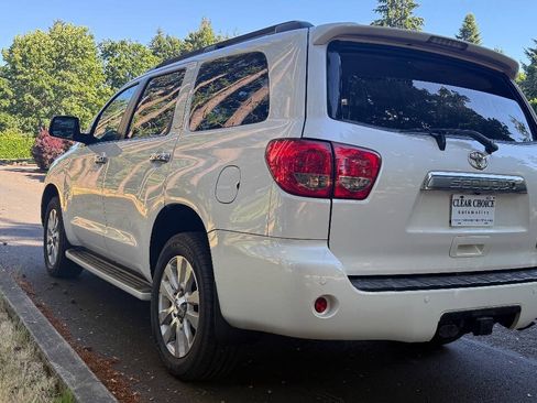 Used 2016 Toyota Sequoia Platinum AWD/4WD image 9