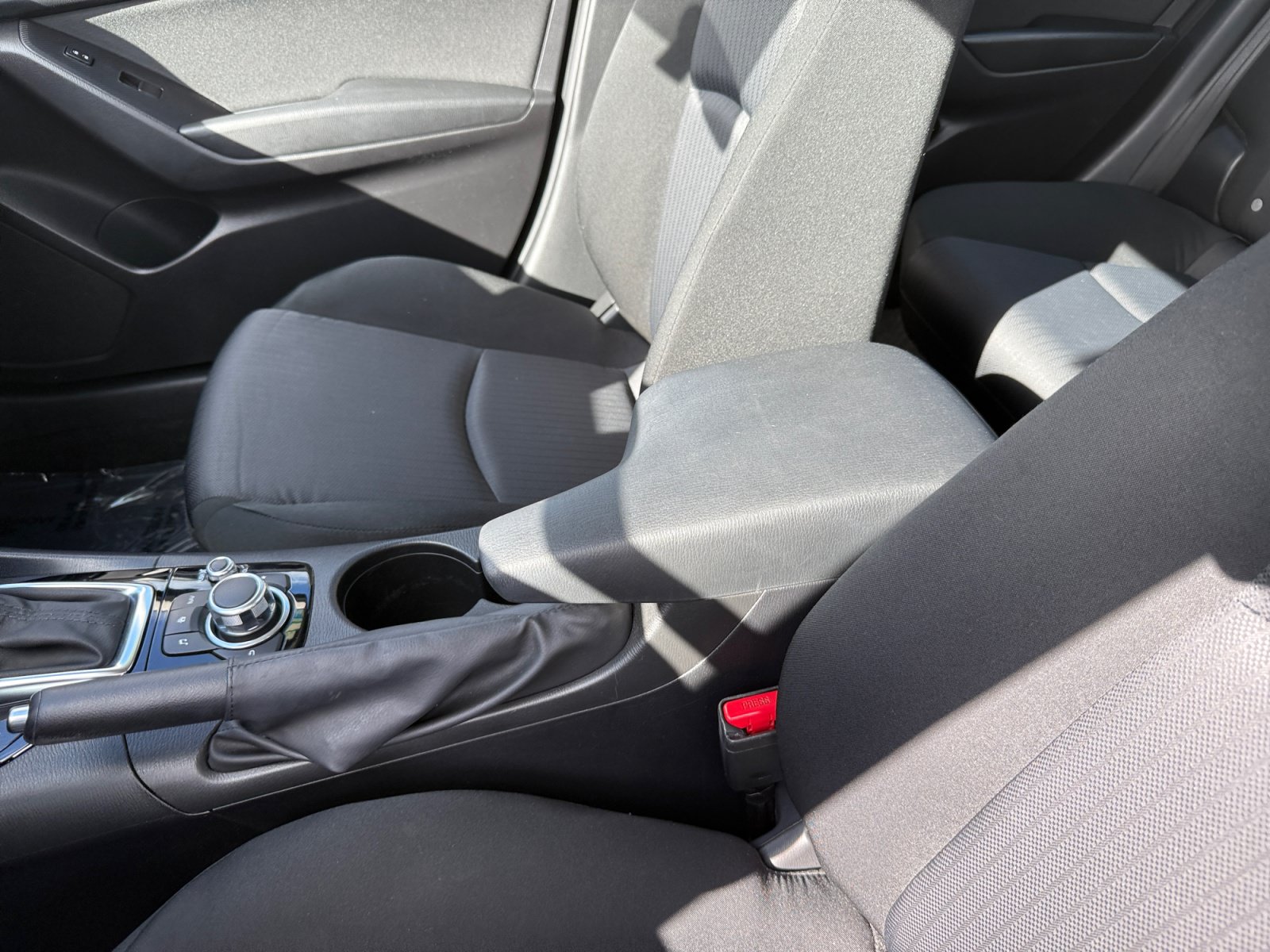 Used 2016 MAZDA MAZDA3 i Sport FWD image 14
