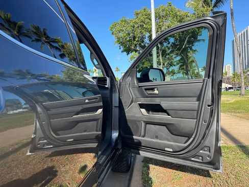 Used 2023 Toyota Tundra Limited image 21