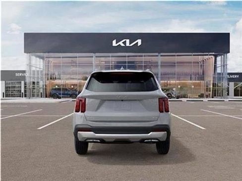 New 2025 Kia Sorento S image 32