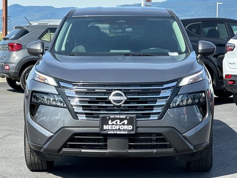 Used 2025 Nissan Rogue SV AWD/4WD image 10