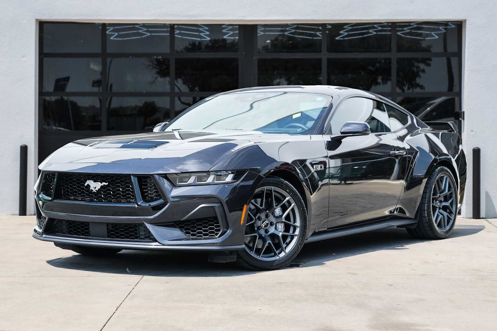 Used 2024 Ford Mustang GT Premium RWD image 1