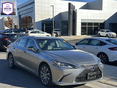 Used 2021 Lexus ES 300h w/ Premium Package
