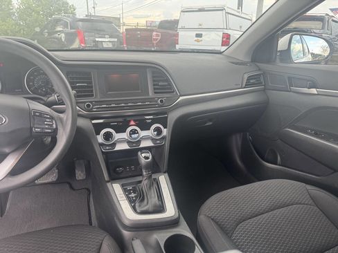 Used 2019 Hyundai Elantra SE w/ Cargo Package image 10