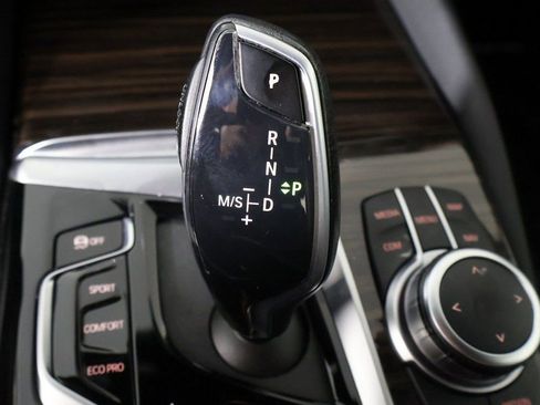 Used 2022 BMW 530i xDrive 530i xDrive w/ Premium Package image 51