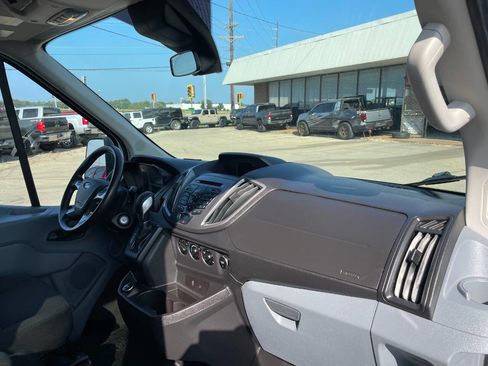 Used 2017 Ford Transit 150 XLT image 20