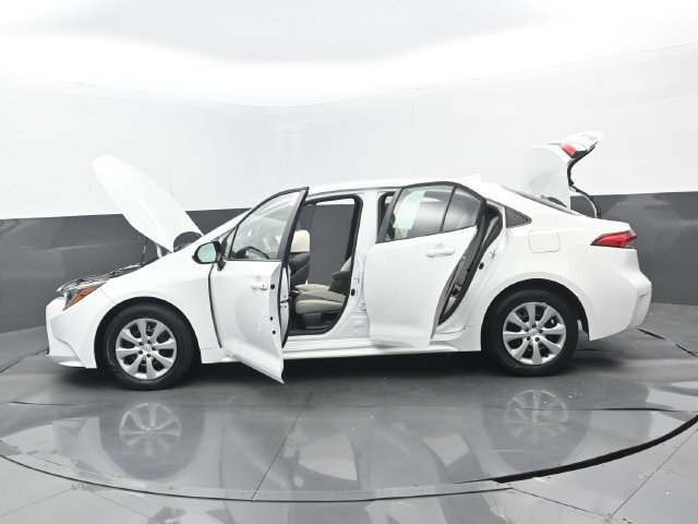 Used 2024 Toyota Corolla LE FWD image 31
