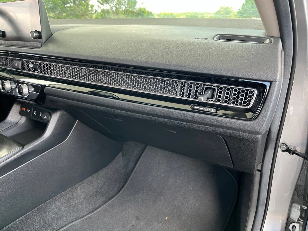 Certified 2025 Honda Civic LX image 27