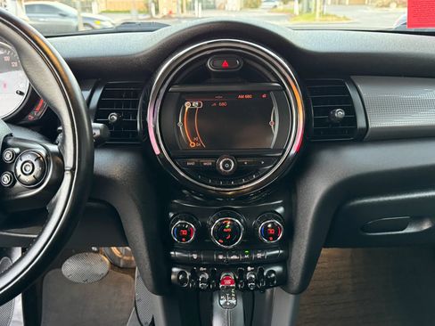 Used 2018 MINI Cooper 2-Door Hardtop FWD image 19
