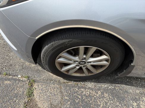 Used 2015 Hyundai Sonata SE FWD image 2