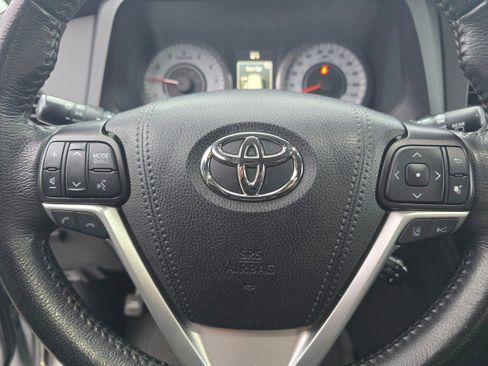 Used 2020 Toyota Sienna SE image 27