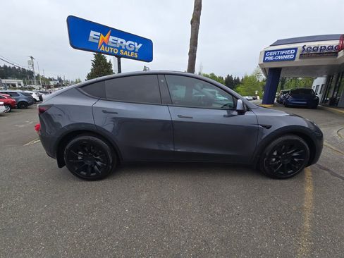 Used 2021 Tesla Model Y Long Range AWD/4WD image 8