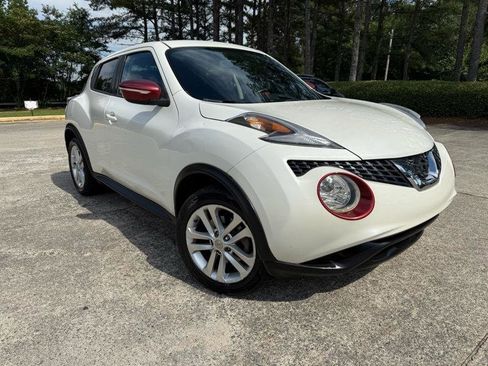 Used 2015 Nissan Juke SV FWD image 1