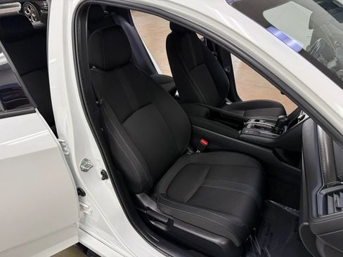 Used 2018 Honda Civic Sport image 10