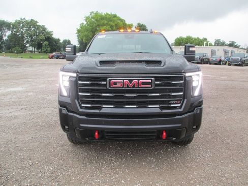 New 2026 GMC Sierra 2500 AT4 w/ AT4 Premium Plus Package AWD/4WD image 12