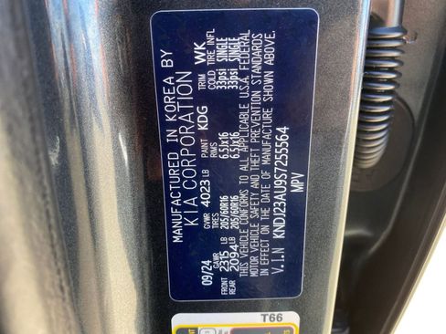 Used 2025 Kia Soul LX w/ LX Technology Package image 29