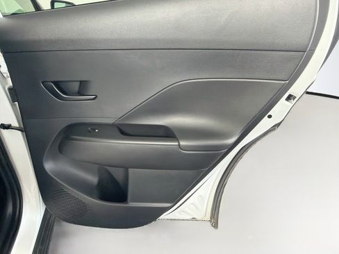 Used 2025 Hyundai Kona SEL FWD image 31