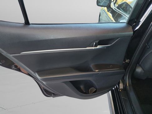 Used 2022 Toyota Camry SE image 27