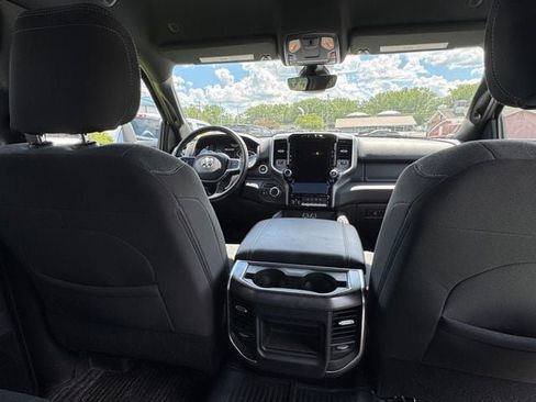 Used 2024 RAM 2500 Big Horn w/ Sport Appearance Package AWD/4WD image 19