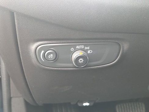Used 2024 Chevrolet Equinox LT FWD image 28