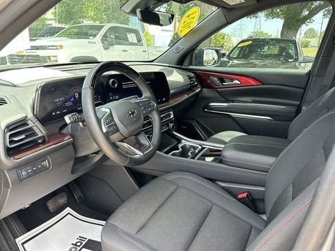 Certified 2024 Chevrolet Traverse Z71 w/ Enhanced Driving Package AWD/4WD image 12