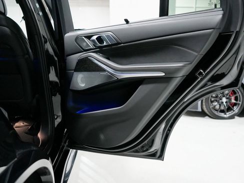 Used 2025 BMW X5 M60i image 30