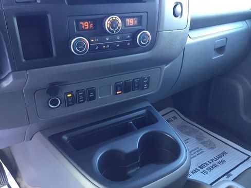 Used 2018 Nissan NV 3500 SL image 19