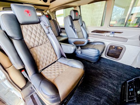 Used 2025 GMC Savana 2500 w/ Driver Convenience Package image 36