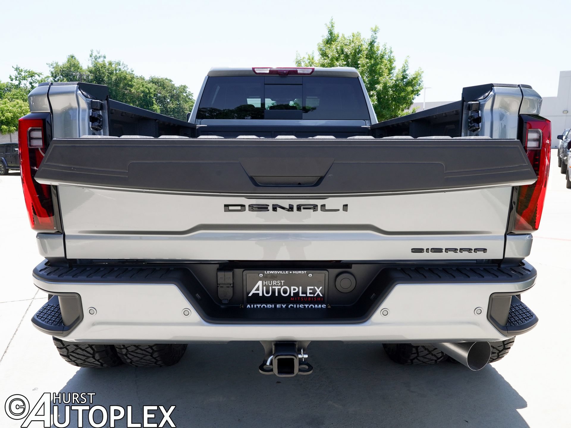 Used 2026 GMC Sierra 3500 Denali Ultimate AWD/4WD image 5