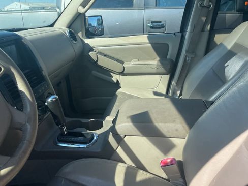 Used 2007 Ford Explorer XLT image 26