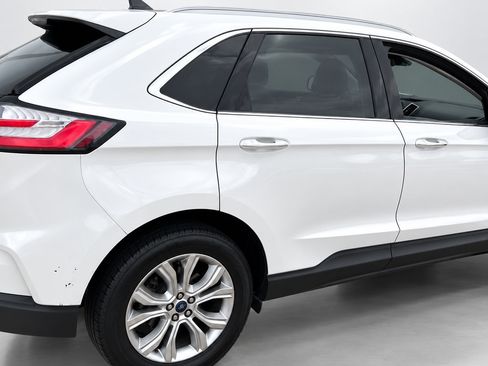 Used 2021 Ford Edge Titanium FWD image 12