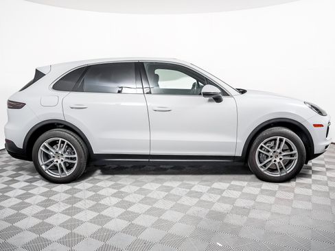 Certified 2023 Porsche Cayenne AWD/4WD image 9