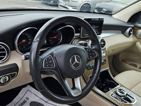 Used 2018 Mercedes-Benz GLC 300 4MATIC image 10