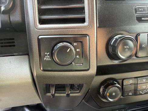 Used 2022 Ford F250 XL w/ Power Equipment Group image 25