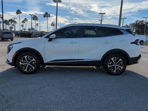 Used 2023 Kia Sportage EX image 7