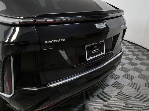 Used 2024 Cadillac Lyriq Luxury w/ Nappa Leather Package AWD/4WD image 33