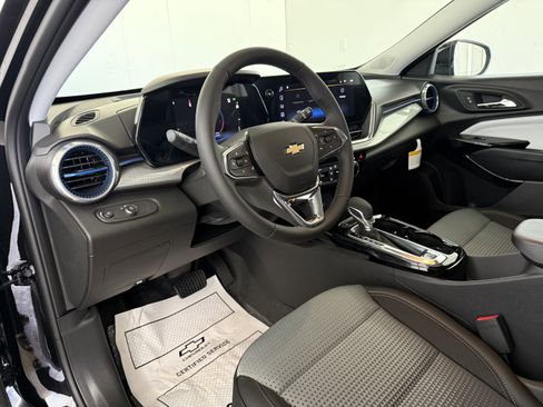 New 2025 Chevrolet Trax LT w/ Driver Confidence Package image 13