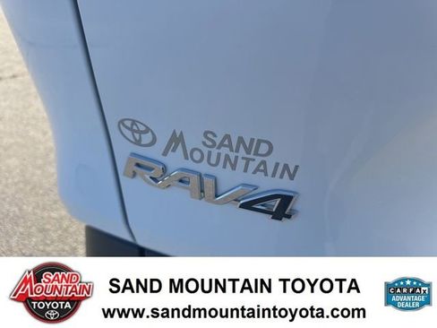 Used 2021 Toyota RAV4 XLE image 10
