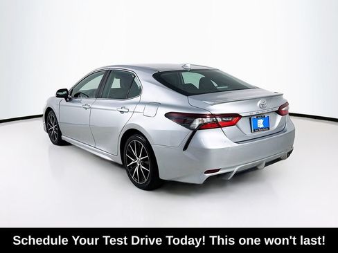 Used 2021 Toyota Camry SE FWD image 5