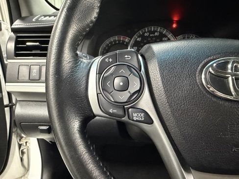 Used 2014 Toyota Camry SE image 15