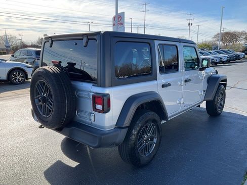Used 2024 Jeep Wrangler Sport S image 19