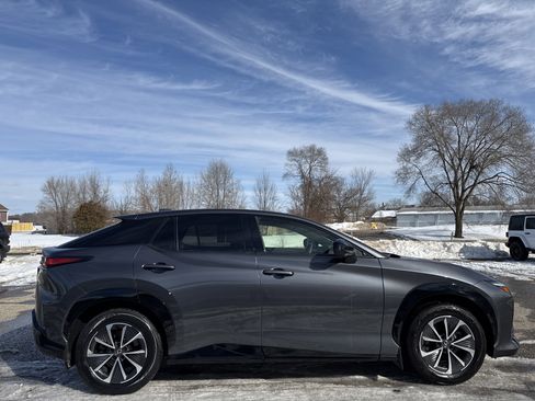 Used 2023 Lexus RZ 450e Premium w/ Accessory Package (2T) image 2