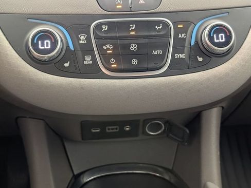 Used 2024 Chevrolet Malibu LT FWD image 22