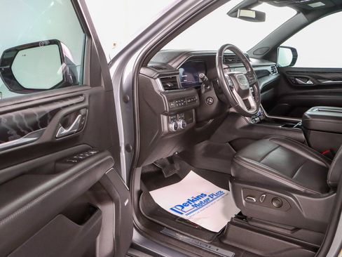 Used 2022 GMC Yukon Denali AWD/4WD image 3