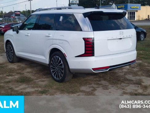 Certified 2026 Hyundai Palisade Calligraphy FWD image 9