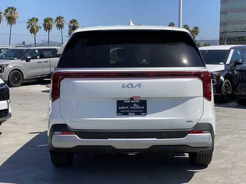 New 2026 Kia Carnival LXS FWD image 5
