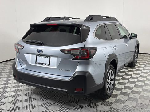 Used 2024 Subaru Outback Premium AWD/4WD image 5