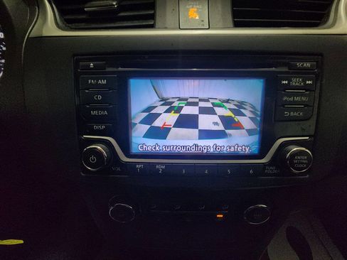 Used 2018 Nissan Sentra S image 33