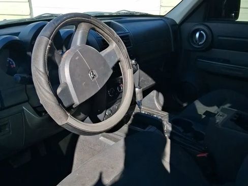 Used 2011 Dodge Nitro Heat image 5